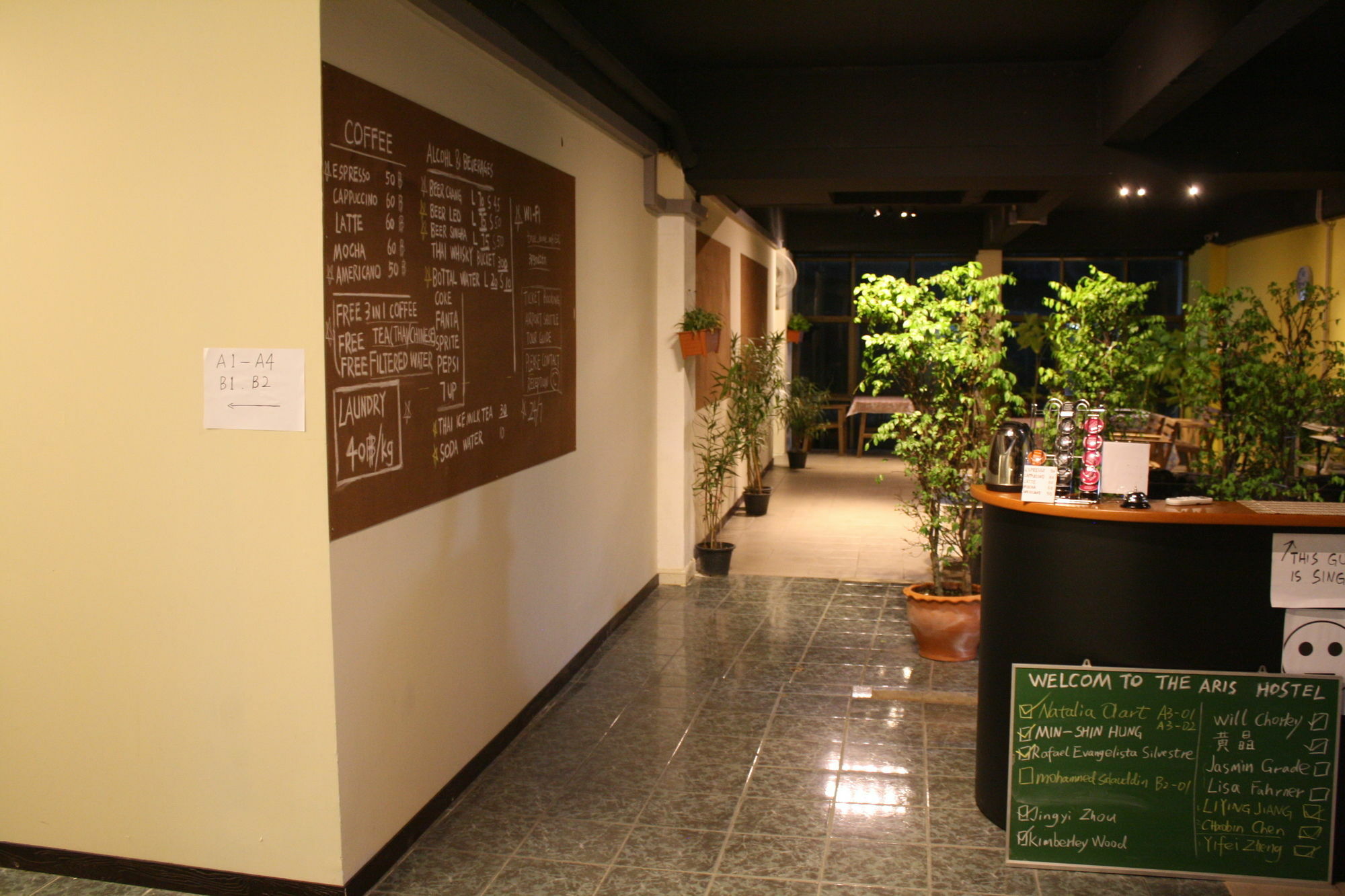 The Mixx Hostel Bangkok Exterior foto